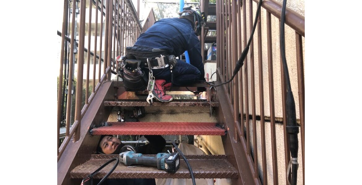新小岩の改修工事（孔子、門扉、おどり場、階段、庇の下地交換）９