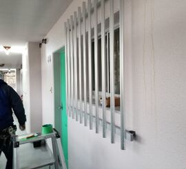 山梨県北富士　改修工事　面格子＿４