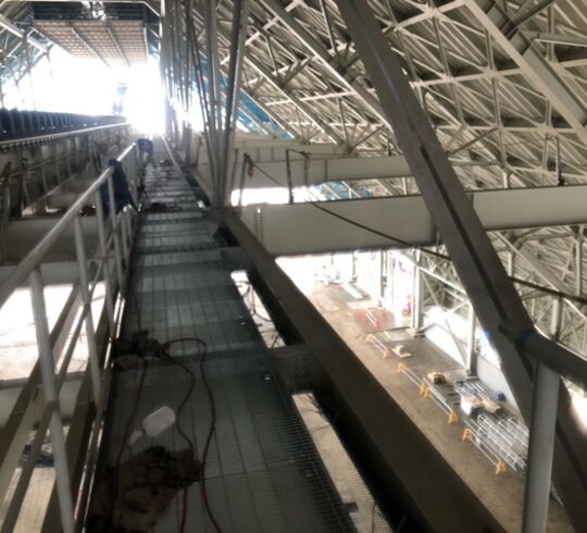 横須賀の新築工事　手摺り、グレーチング1