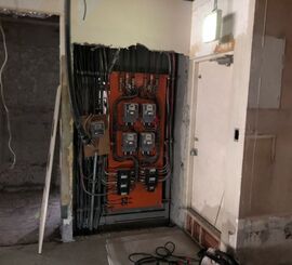 新宿区、店舗工事のSD取付
