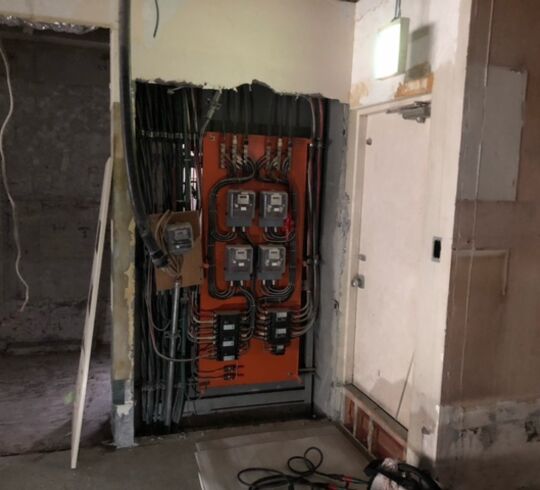 新宿区、店舗工事のSD取付