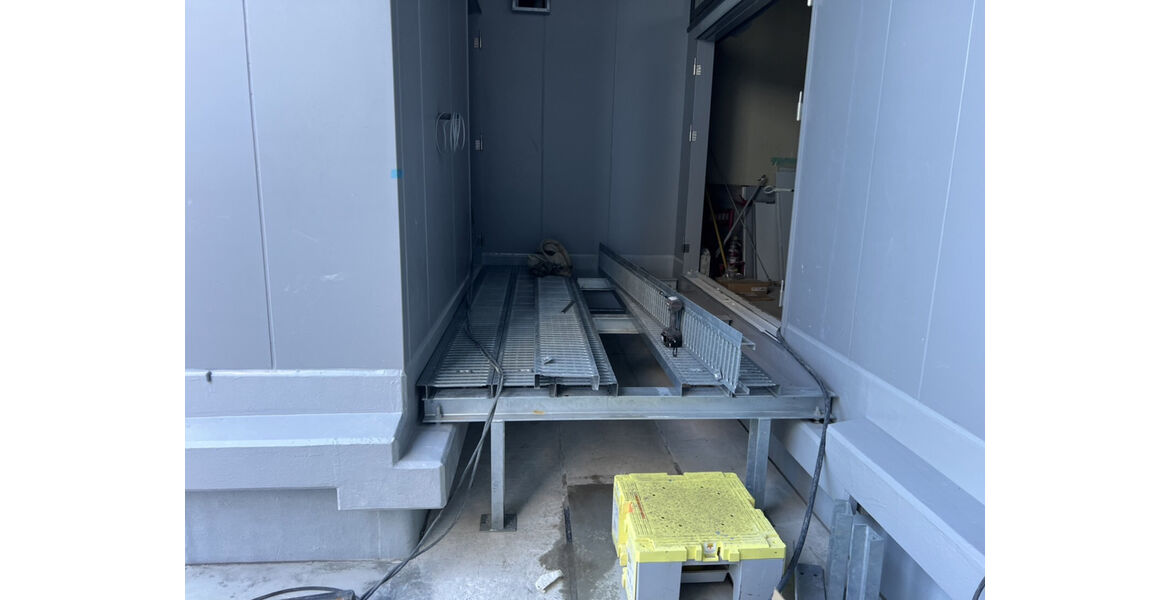 港区　鉄骨　ファインフロー設置工事