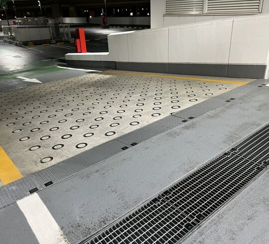 横浜　床改修工事